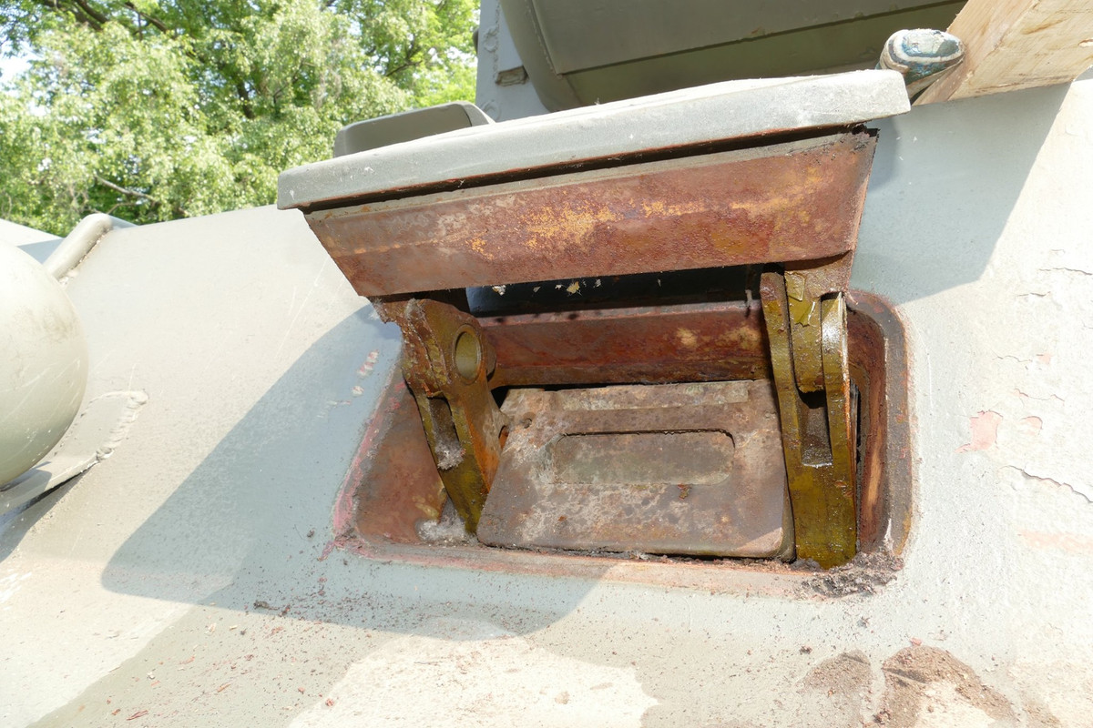 62426677_2320483238169757_941275411864616960_o - КВ-2 ЦМВС Перекраска