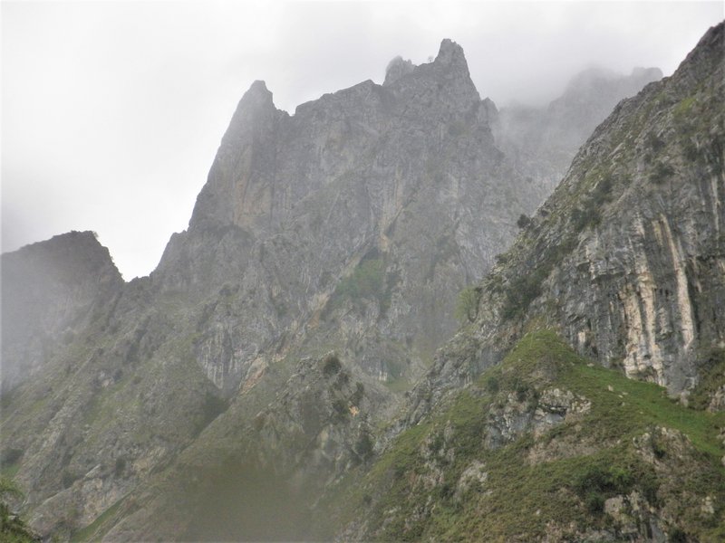 PICOS DE EUROPA-16-5-2013-LEON/ASTURIAS/CANTABRIA - Paseando por España-1991/2016 (68)