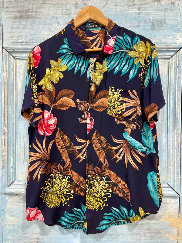 Guayabera-Tikva-Men-Tropical-9.jpg