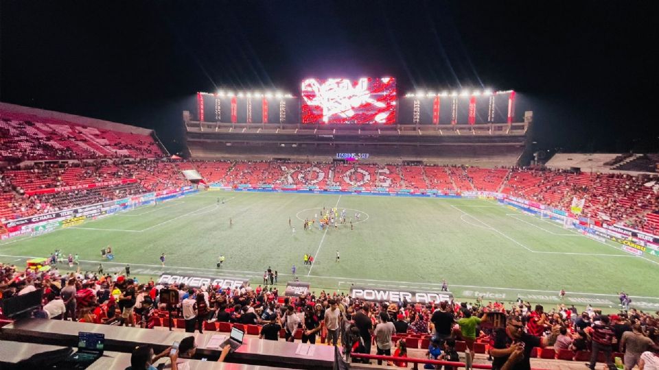 Violencia alcanza a la Liga MX: Queman auto a metros del Estadio Caliente en el Xolos-Puebla