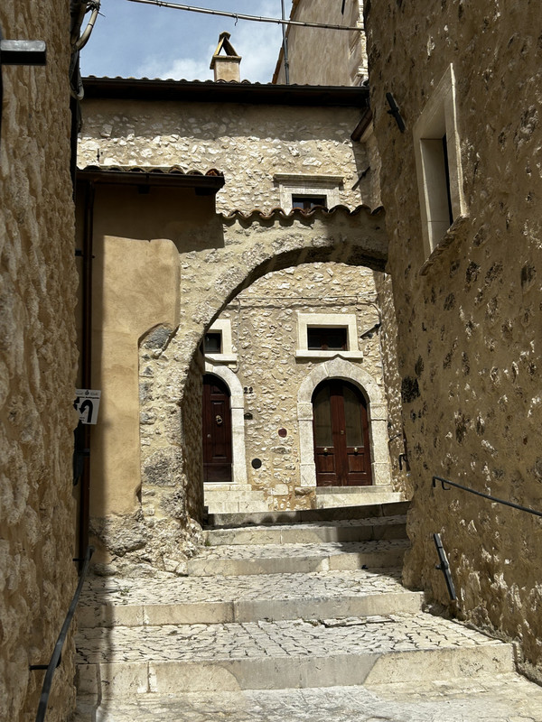 15B203FF-F07C-4342-AB94-B6904A1DE36C