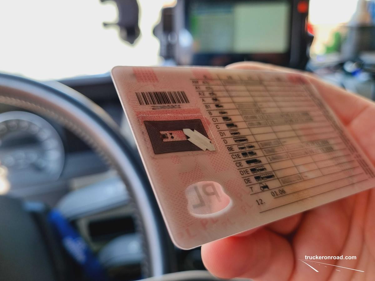 Błędnie - słabe oświetlenie