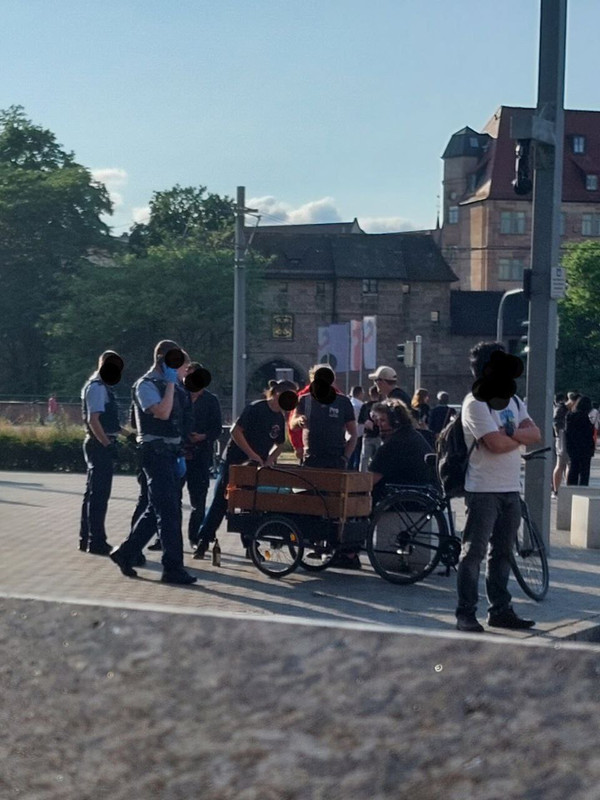 photo_5764980391076281474_y