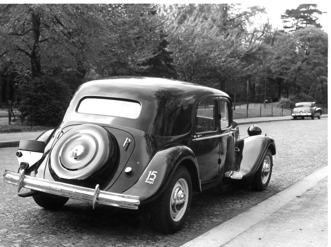 Traction 15.6 - 1951 - 2.597 -