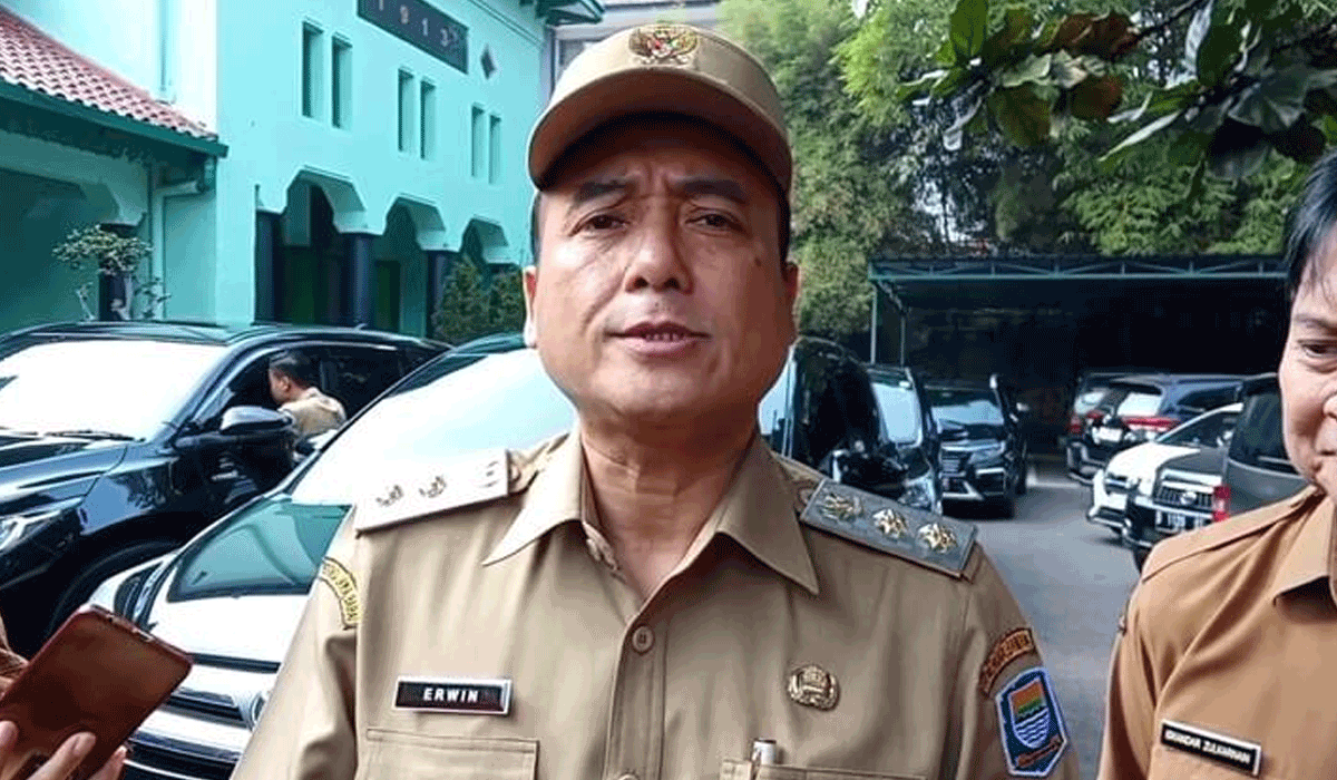 Kemarahan Erwin di Pasar Cihaurgeulis: Pengelola Lalai, Sampah Menggunung