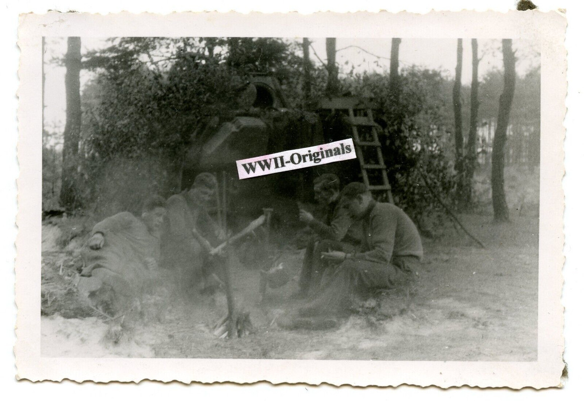 3 x Foto Panzer V Panther Bunker Villa #313 Panzer-Regiment 2 RADLIN Polen 1944 (2)