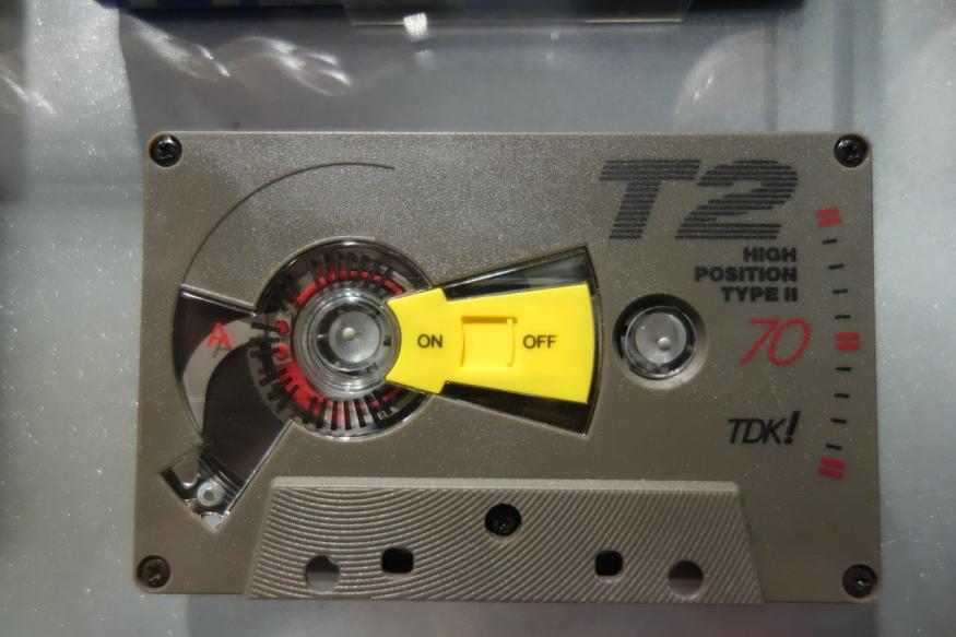 [Bild: TDK-T2-Cassette.jpg]