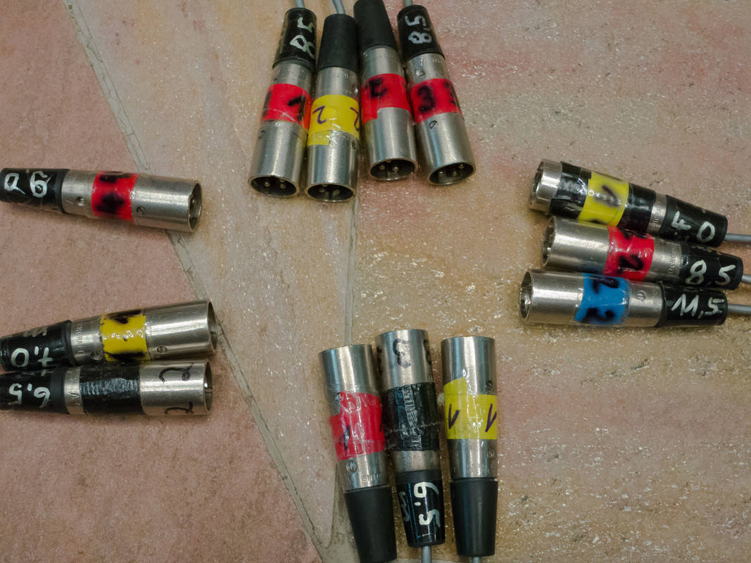 [Bild: 09-Aufl-sung-B-hne.jpg]