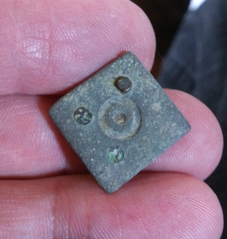 Ring & dot mount front 18052013