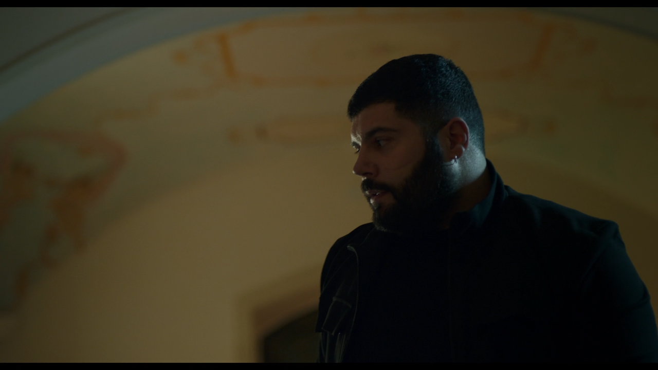 Gomorra.S05E01.Episodio.1.1080p.HMAX.WEB-DL.DD5.1.H.264-MeM.GP.mkv_snapshot_44.12_[2021.11.23_18.01.
