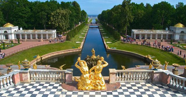 Palacio Peterhof - Capitales  Rusas (1)