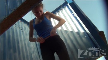 [Image: Voyeur9675111942.jpg]