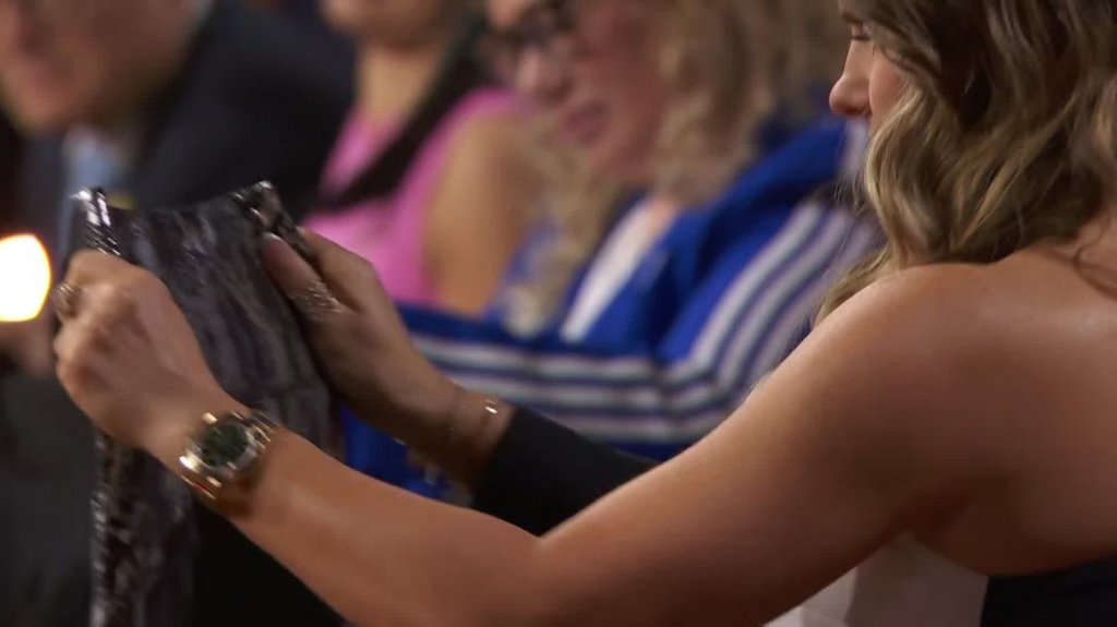 [Image: rjaiw13b0ws2.jpg]