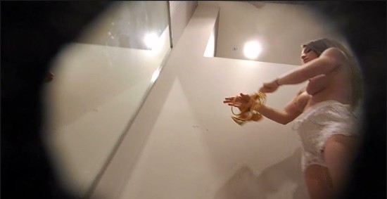 [Image: Voyeur19815110250.jpg]