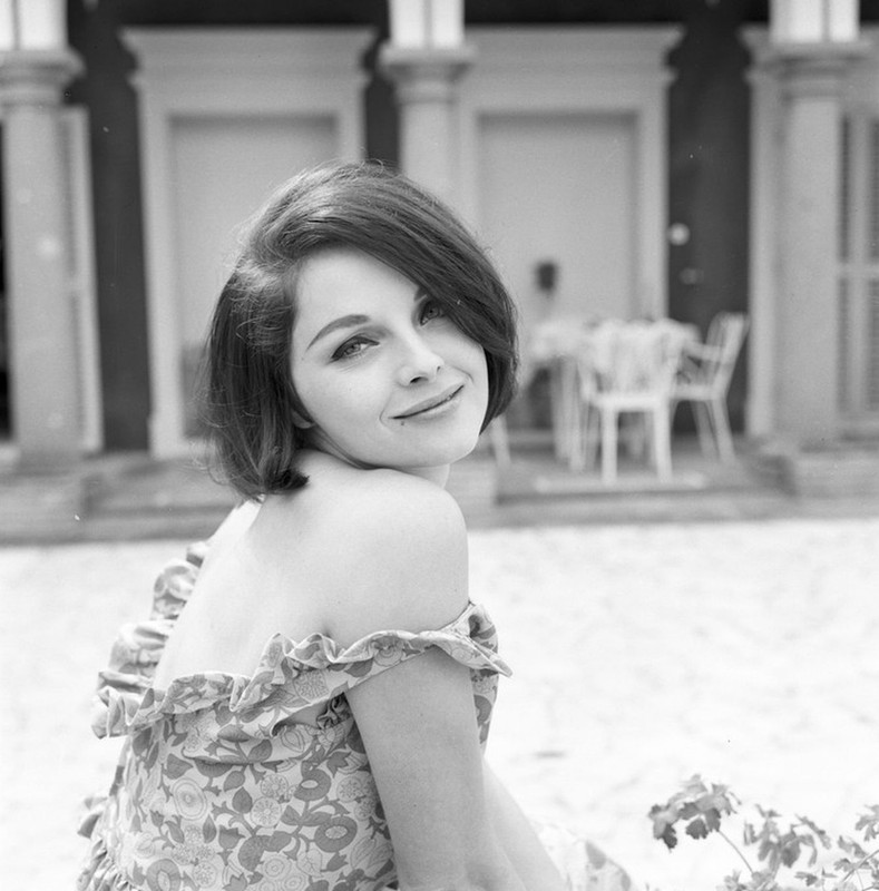 Virna_Lisi_md04