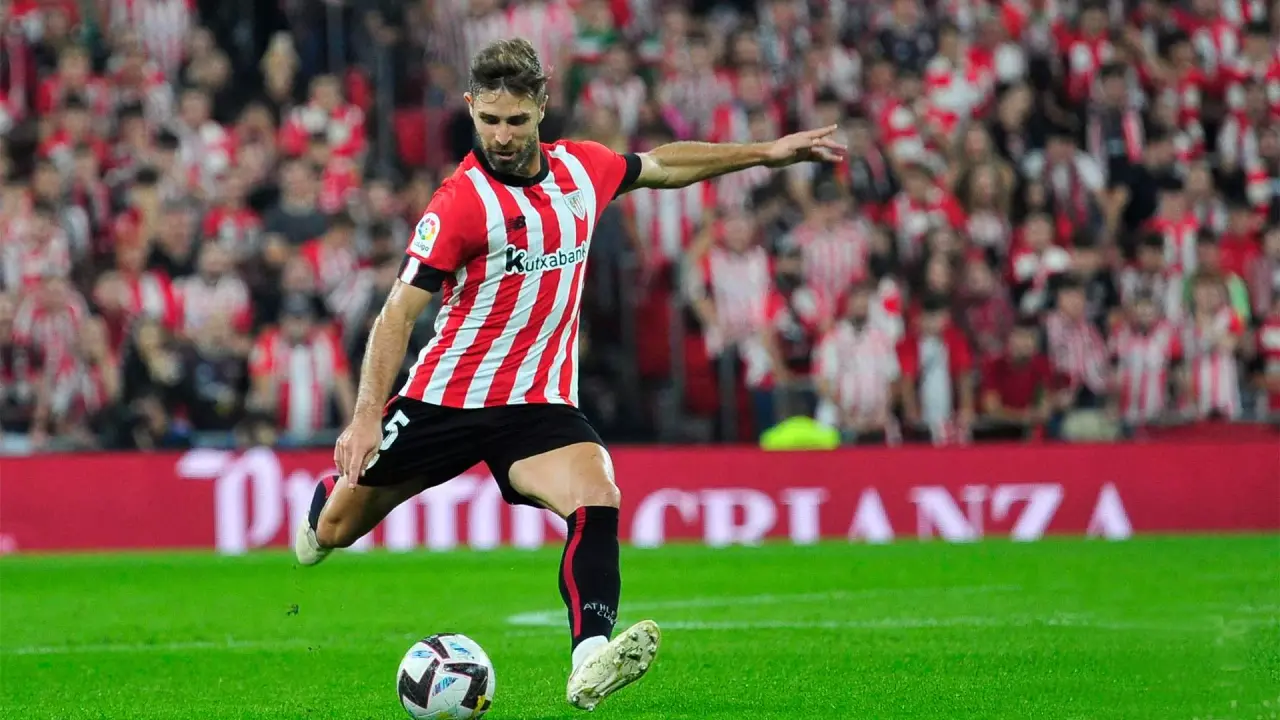 Yeray Alvarez playing for Bilbao Yeray Alvarez playing for Bilbao