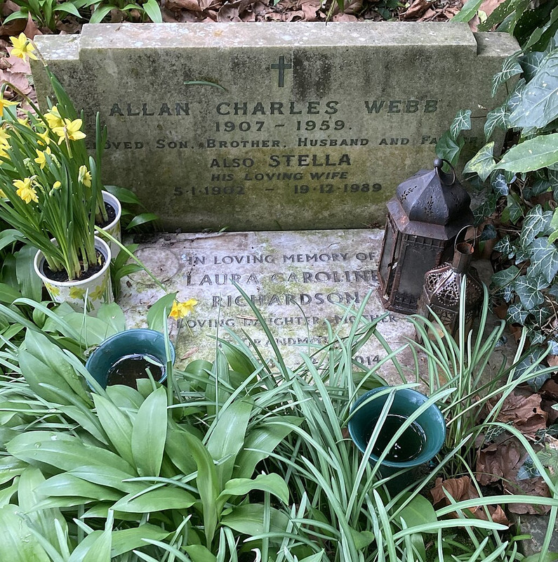 Grave-of-Stella-Gibbons-in-Highgate-Cemetery