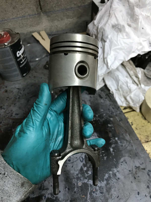 Restauration 4L (1199)