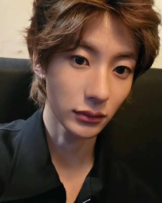 weverse_20250627193653_copy_2036x2544