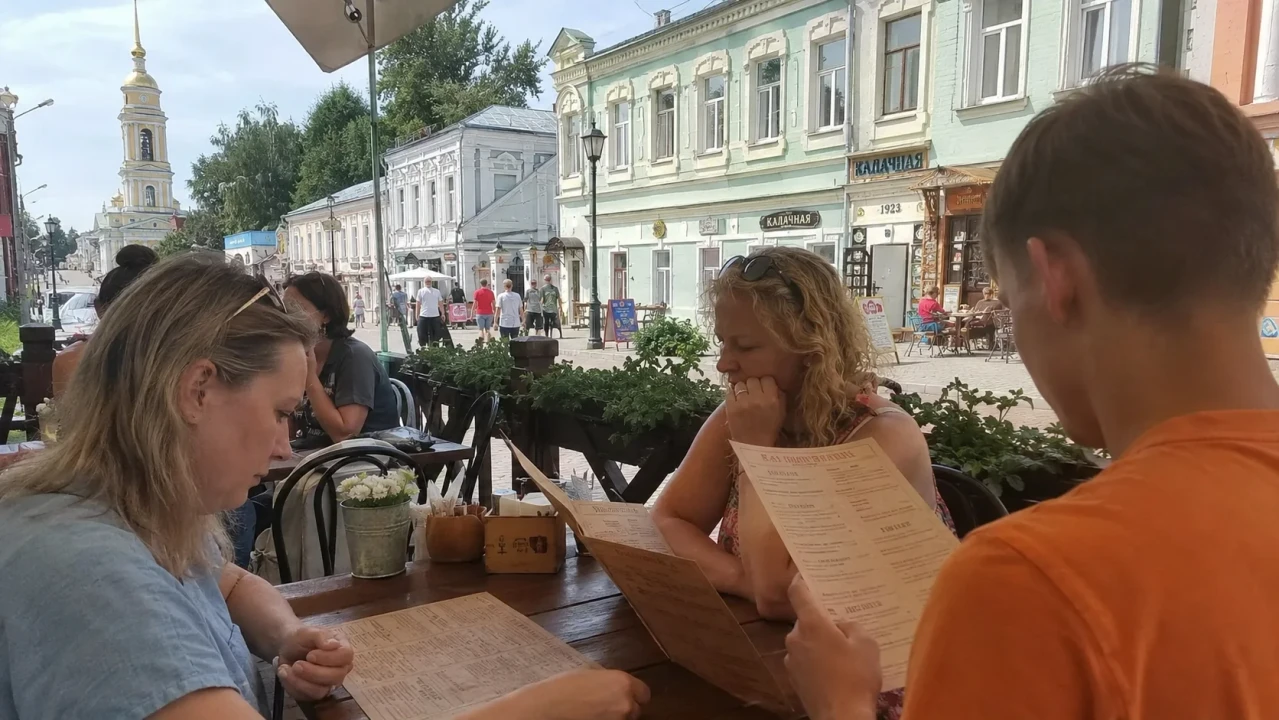 В кафе