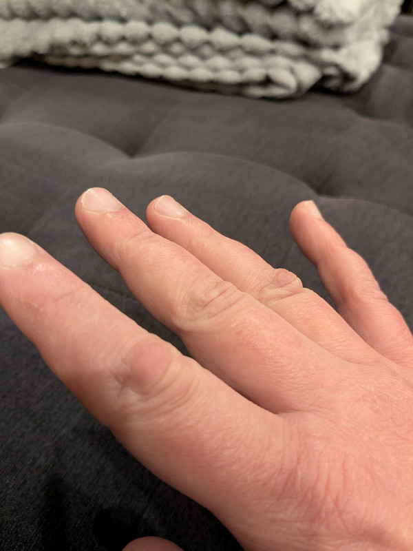 PXL 20251123 010422207