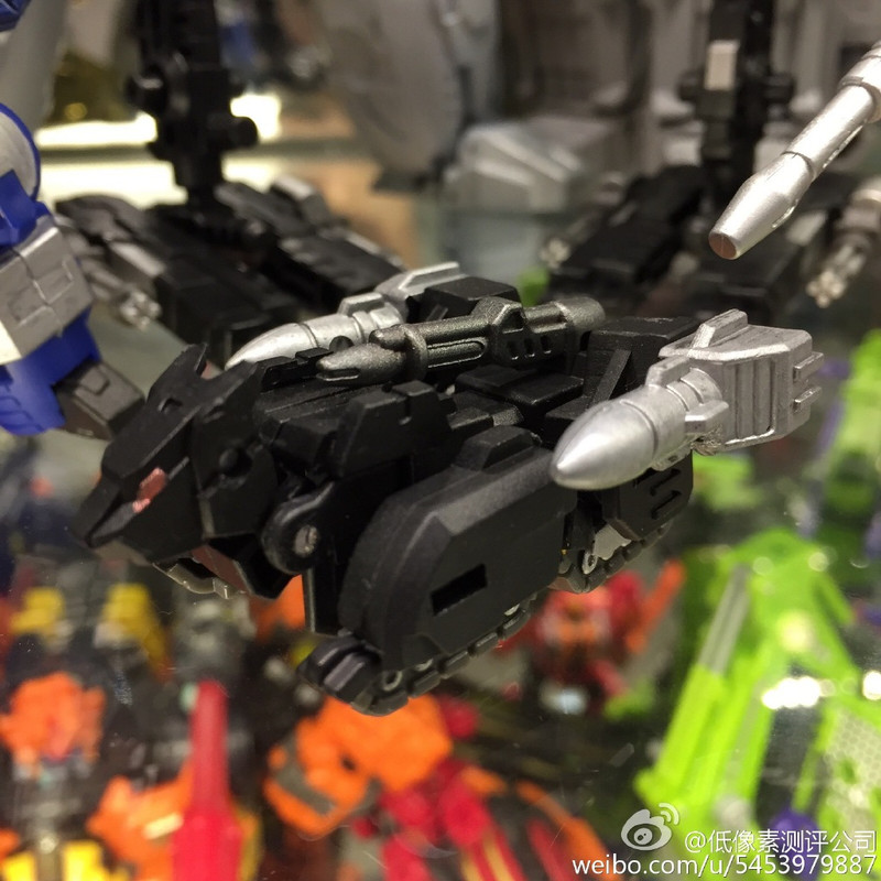 Iron-Factory-Soundwave-Perceptor-03