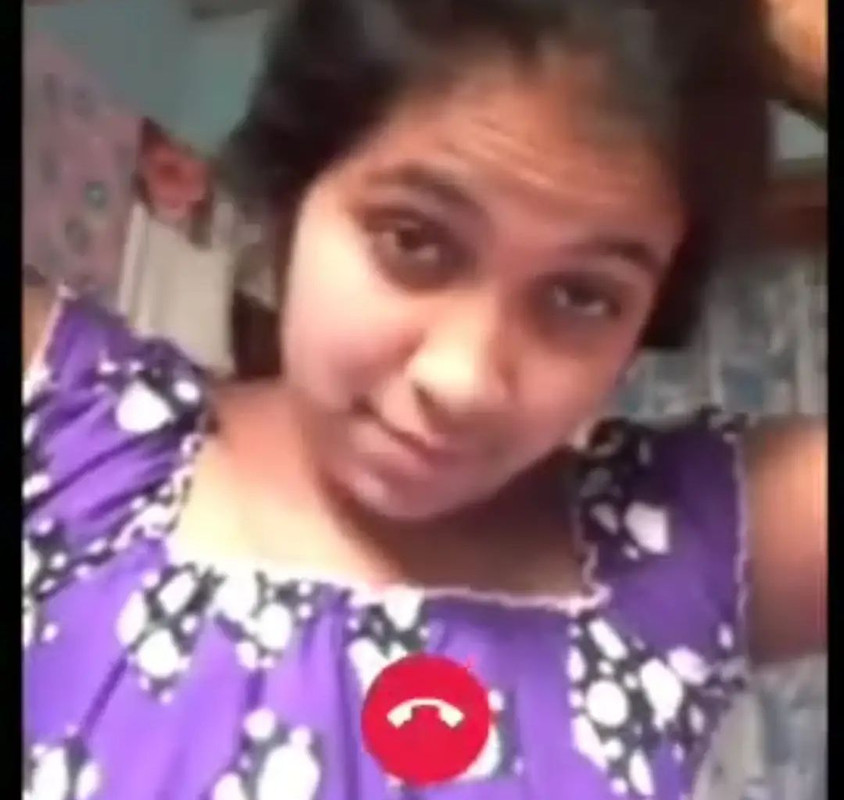 girlfriend showing full nude on video call