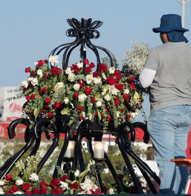 Recuerdan muerte de Edgar Guzmán, decoran cenotafio del primogénito de El Chapo