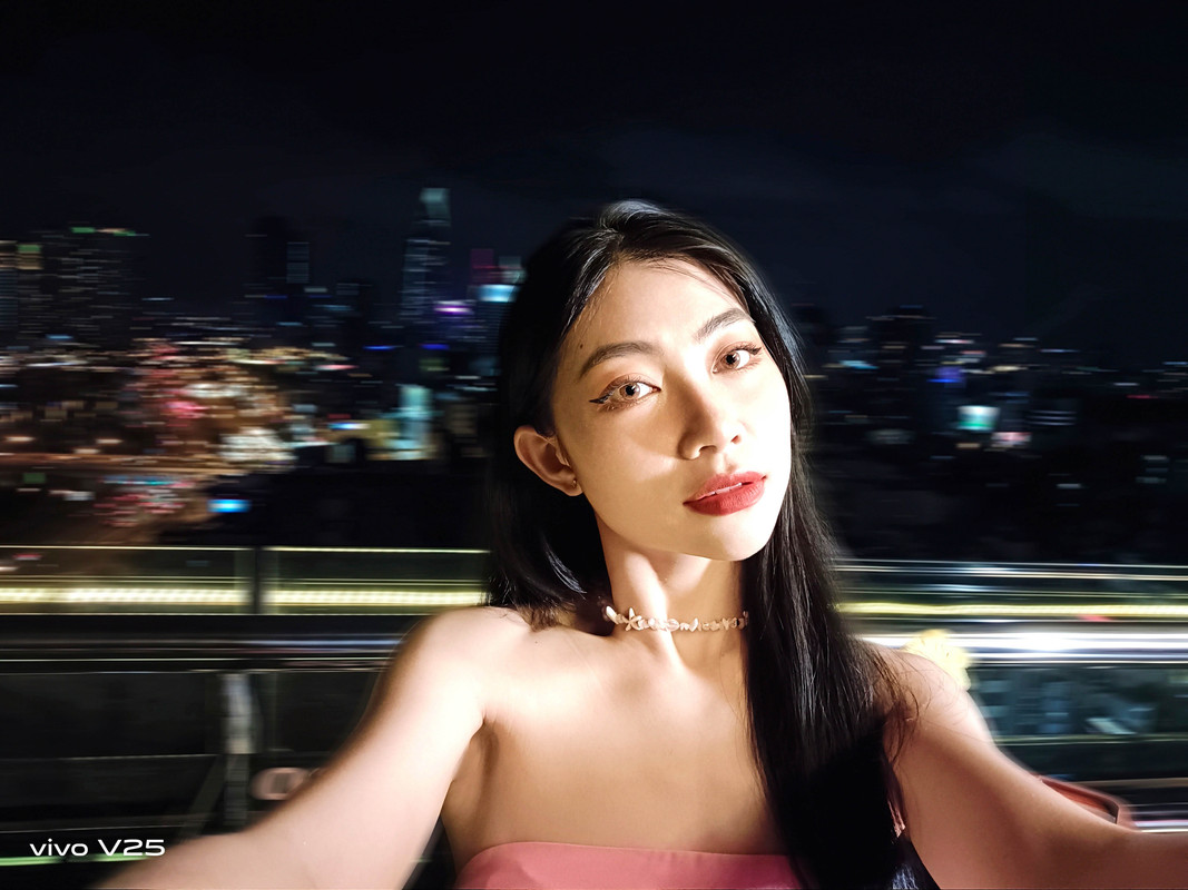 nh-2-Selfie-v-i-vivo-v25e.jpg