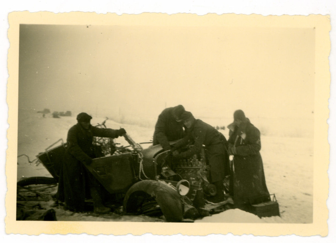 Foto GD Fahrzeug zerstört Groß-Deutschland,