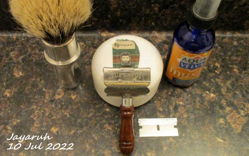 [Image: sos220710.jpg]