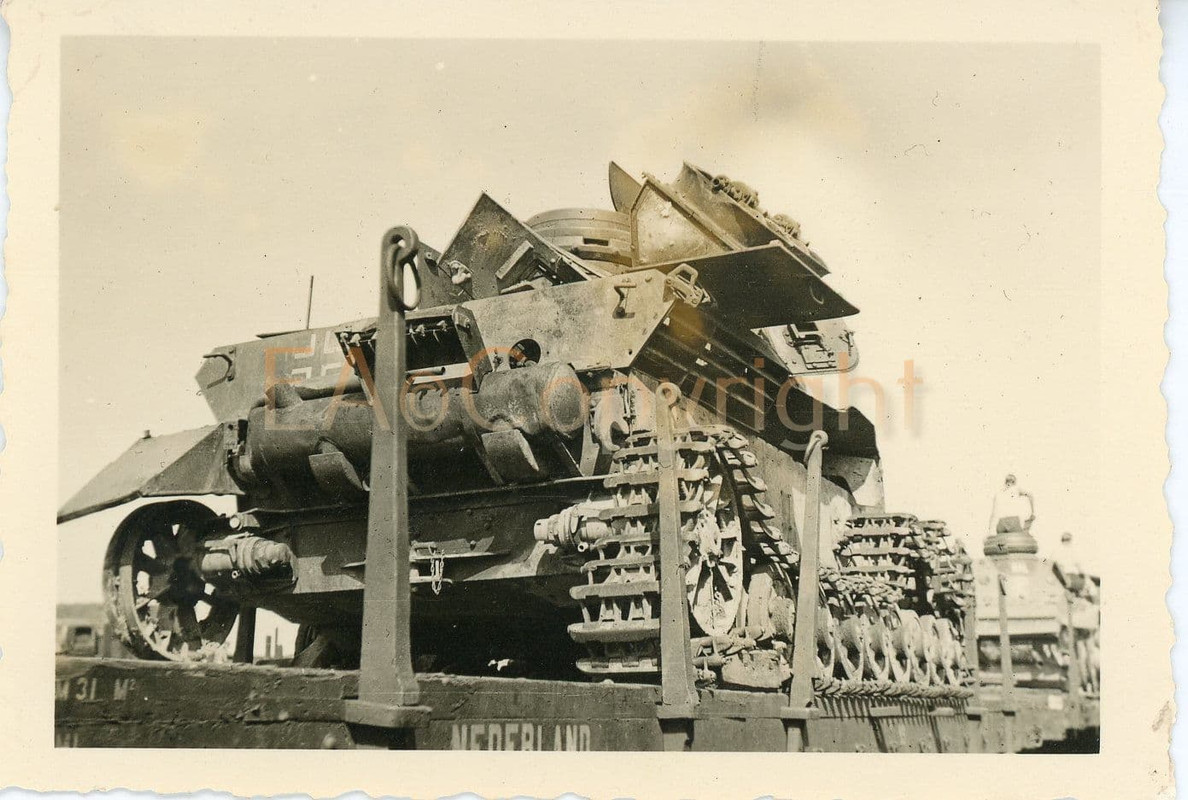 Panzer Kämpfe Abtransport Tank Foto
