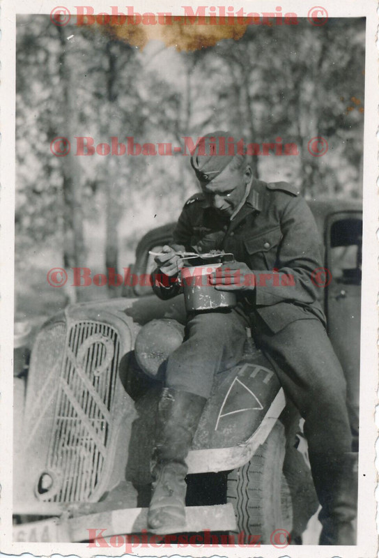 Foto Wehrmacht mit französischen Citroën Beute PKW Kennung 3.Panzer-Div.