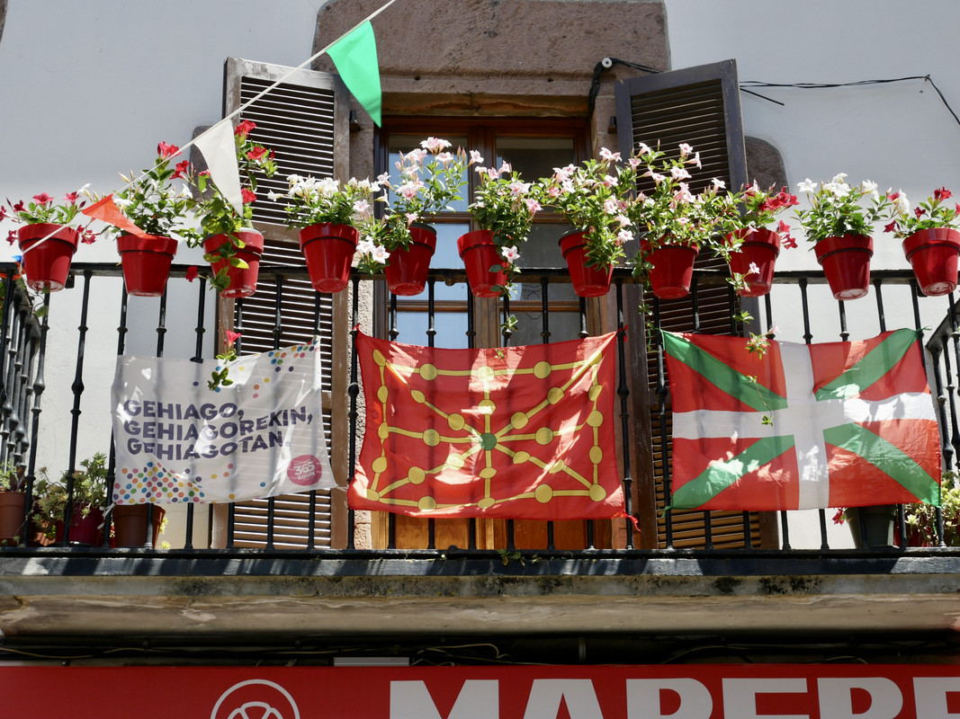 2F0D1374-DE0C-493A-94FC-D82E78394EB0