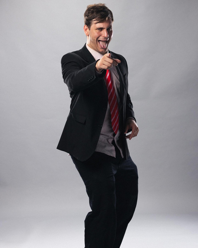 Gaspi en las Fotografías de la Presentación de la Velada del Año 5