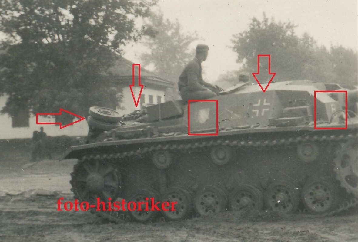 Foto Panzer Sturmgeschütz III STUG Abtl. 245 mit Wappen Kennung 