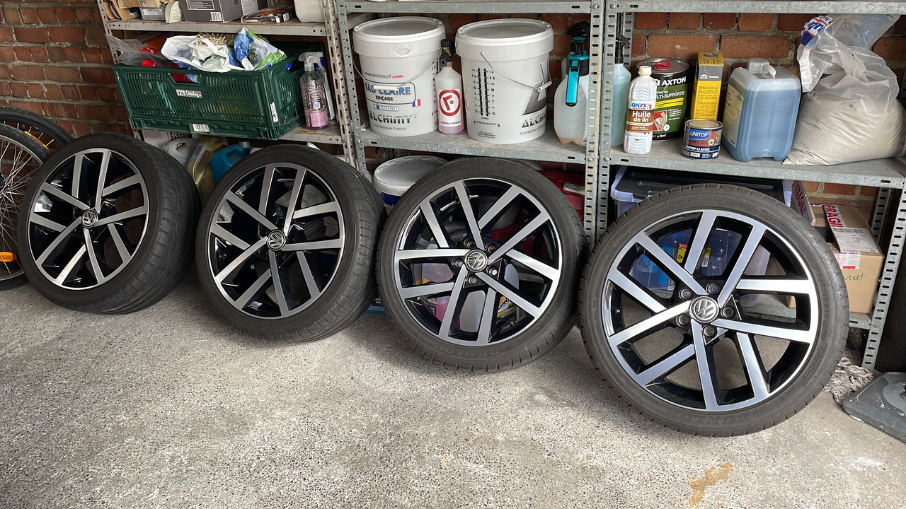 1FF850FE-4FEF-4636-8FB3-EEAD8ECF5A02