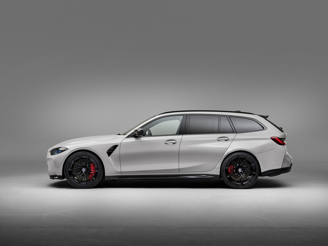 P90468265_highRes_the-first-ever-bmw-m