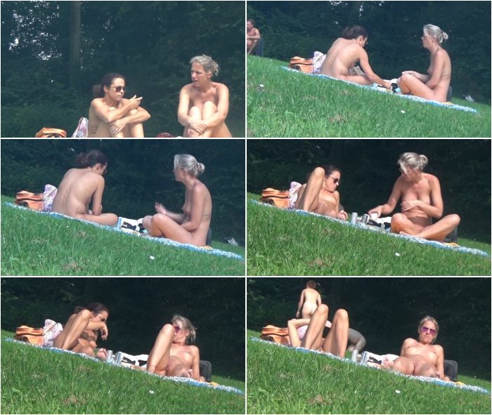 Nude-Duo-In-A-Park-3.jpg