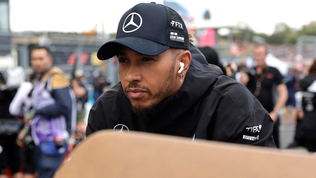 Lewis Hamilton no maneja en la calle, no creerás el motivo 