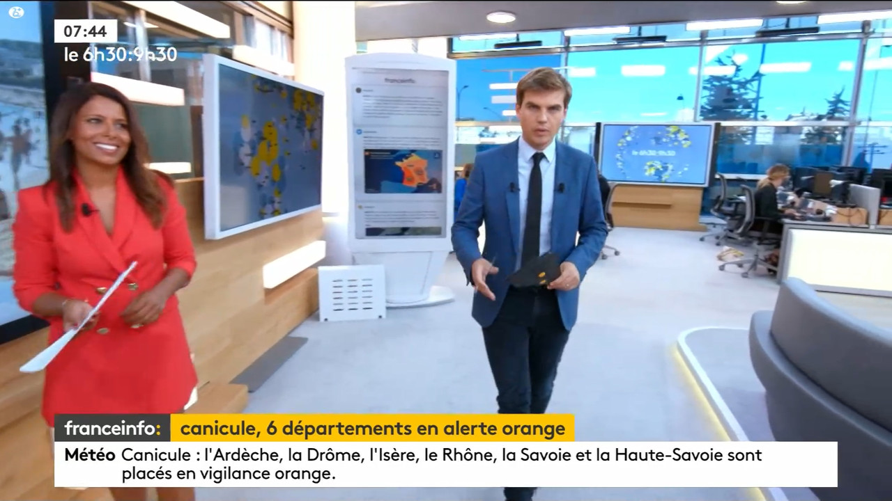 07.30 - 05.29.00 - 9h30. Entre JT, chroniques, invités et revues de p....ts_snapshot_01.21.34.751
