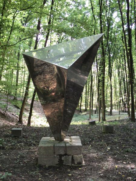 Dotrscina-skupltura01.jpg