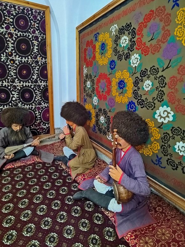 https://i.postimg.cc/PqbJqJsD/09-IMG-20230418-112410.jpg