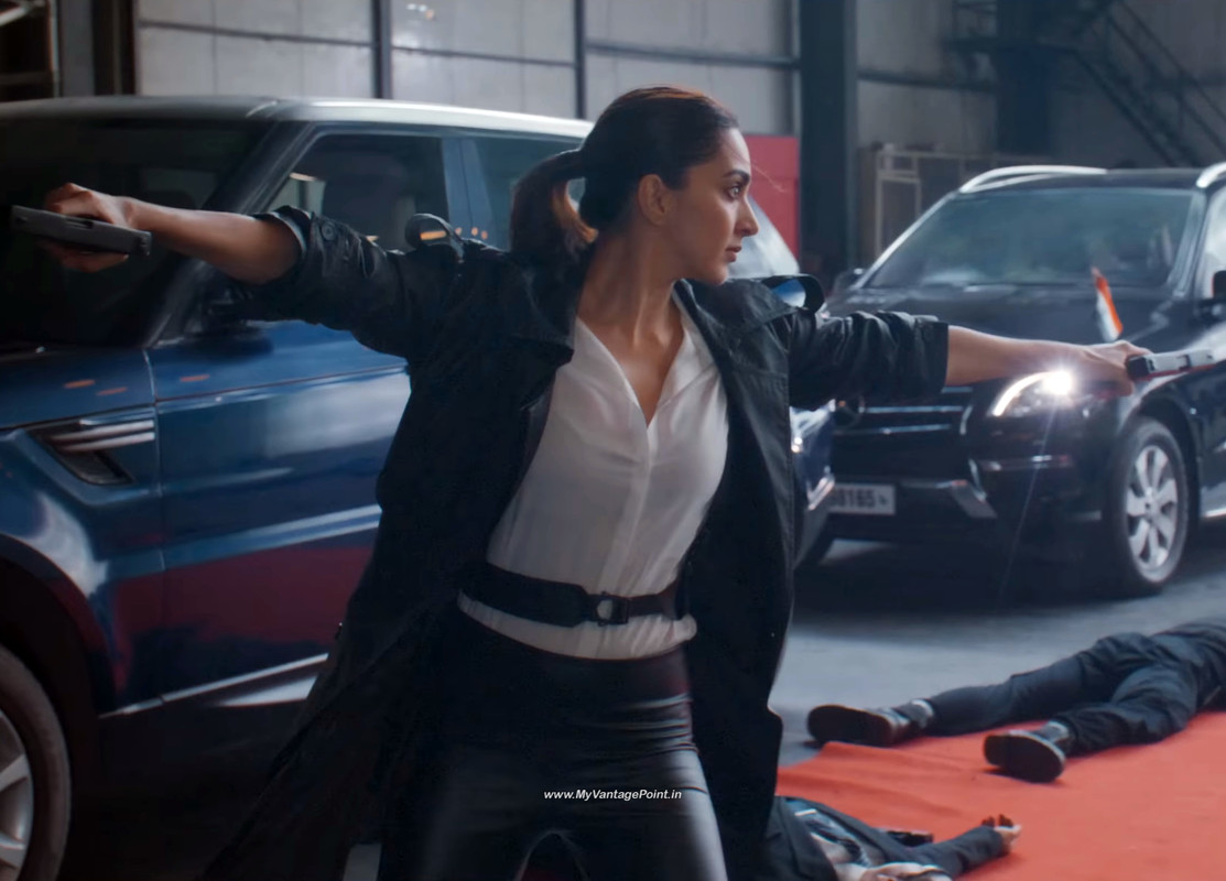 20 Kiara Advani with Hrithik Roshan in WAR 2 (2025) Movie MyVantagePoint