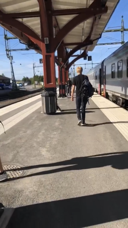 E7209718-395B-4931-AEFC-41065789BE4F