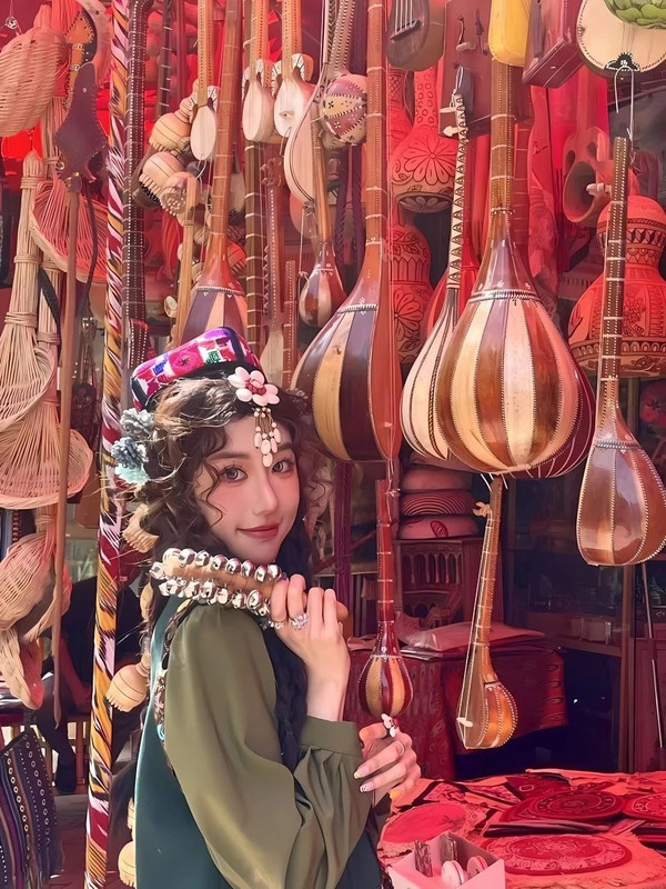 X2重庆大学超高颜值学妹【徐紫茵】平时看着生人勿进的样子，私下和男友视频曝光，竟然如此反差 口爆吞精！ (2)