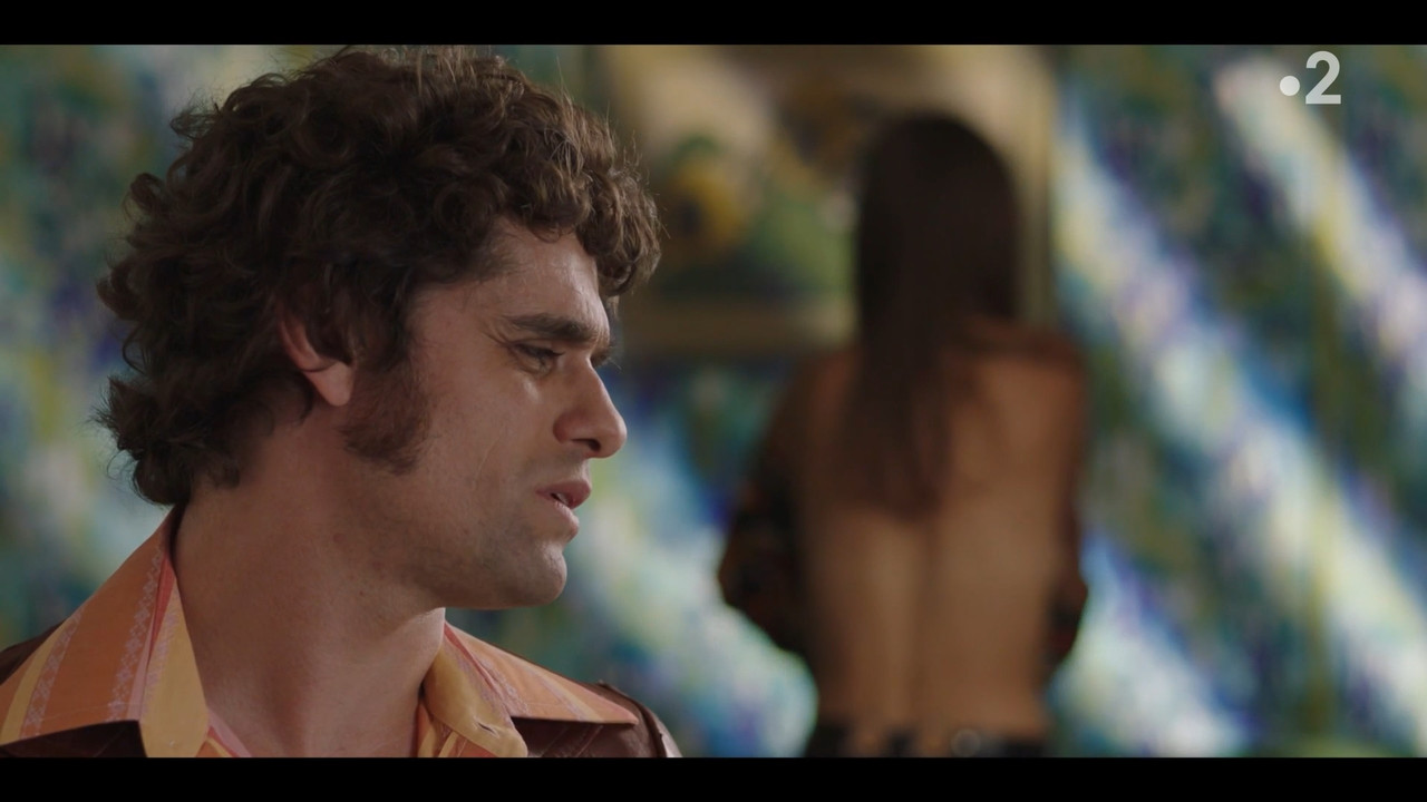 2022-05-13_21_10_Fr2_Les-petits-meurtres-d-Agatha-Christie-70-s_3x2_La-chambre-noire.mp4_snapshot_17