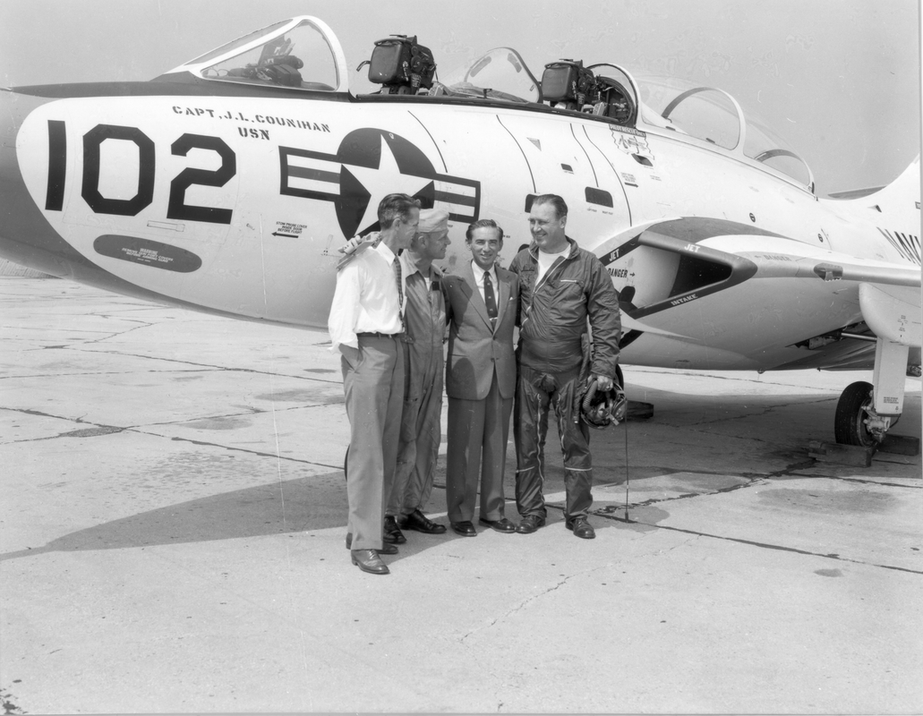grum 926 F9F-8T R. Kahn, Capt Counihan USN