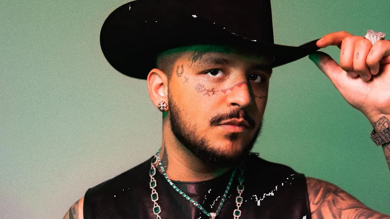 Christian Nodal revela su secreto para mantenerse en forma