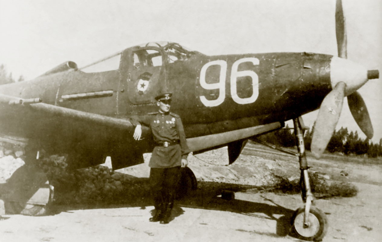 Bell-P-39-Airacobra-102GvIAP-7IAK-White-96-Major-AG-Pronin-Levashovo-Russia-1943-02